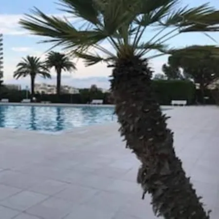 Studio Lumineux Vue Montagne Avec Piscine * Mandelieu